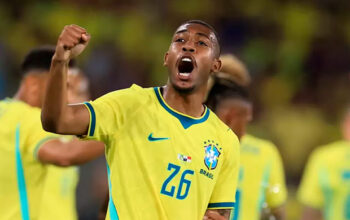 Ancelotti mantém Neymar no banco e escala Rayan como titular contra a Escócia