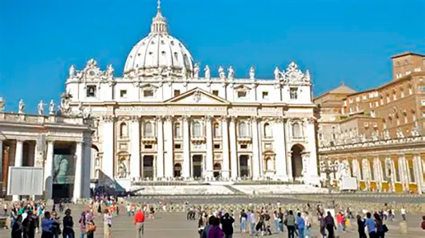 Vaticano ameaça excomungar grupo católico tradicionalista que cresce no Brasil