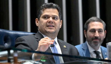 Alcolumbre trava PEC do fim da escala 6×1 e adia votação para depois das eleições