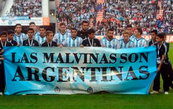 Argentina tem faixa sobre as Malvinas liberada na final da Copa; uniforme do Haiti foi censurado