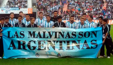 Argentina tem faixa sobre as Malvinas liberada na final da Copa; uniforme do Haiti foi censurado