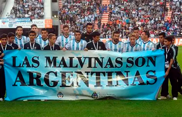 Argentina tem faixa sobre as Malvinas liberada na final da Copa; uniforme do Haiti foi censurado