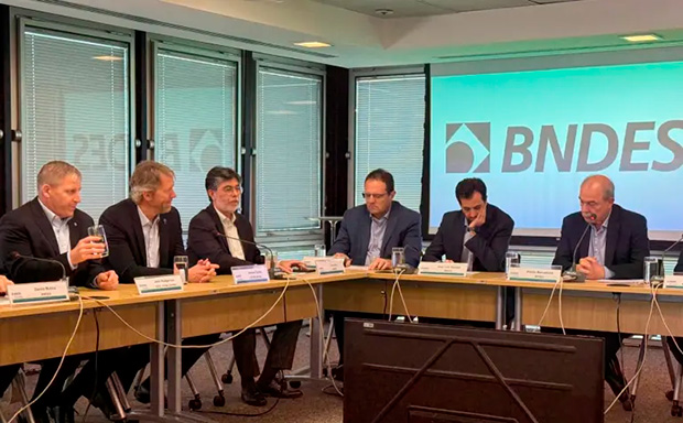 BNDES aprova crédito de R$ 8 bilhões para companhias aéreas