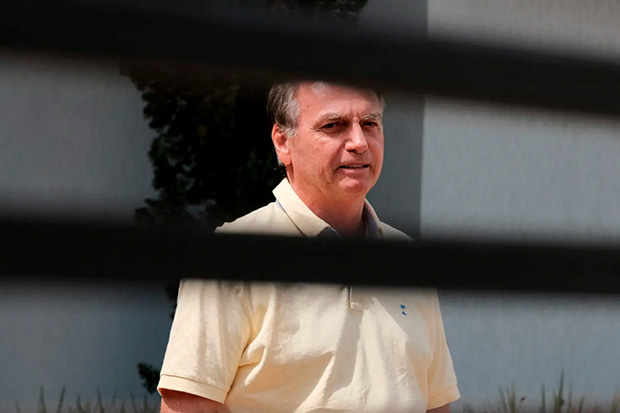 Bolsonaro recorre ao STF contra decisão de Moraes que barrou visitas políticas