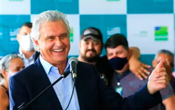 Caiado tira sarro de reconciliação entre Flávio e Michelle Bolsonaro: “Casos de Família”