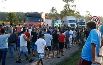 Caminhoneiros anunciam greve em São Paulo pela MP do Frete