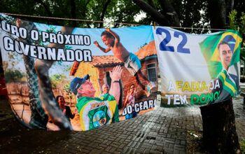 Ciro evita ato de Flávio Bolsonaro e tenta esconder aliança com o PL no Ceará