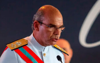Comandante da Marinha diz que 8/1 foi lamentável e alerta que politização nas Forças Armadas