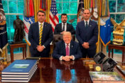 Como Trump quer restringir o voto de mulheres nos EUA: o modelo de Flávio Bolsonaro e Figueiredo