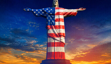 Cristo Redentor e Torre de TV ganham cores dos EUA no Dia da Independência