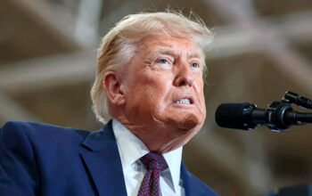 Depois de lucrar mais de US$ 1 bilhão com criptos, Trump diz que não se envolve com seus investimentos