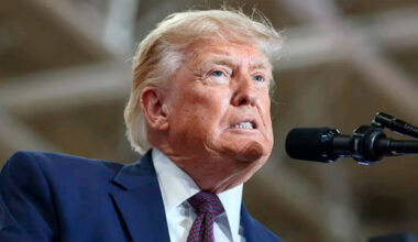 Depois de lucrar mais de US$ 1 bilhão com criptos, Trump diz que não se envolve com seus investimentos