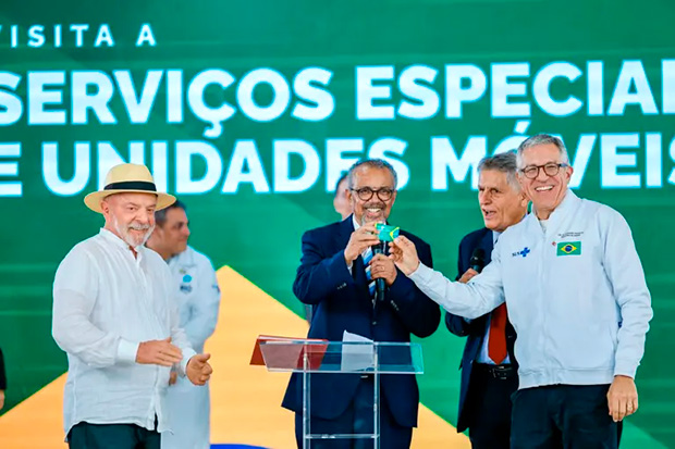 Diretor-geral da OMS elogios SUS após encontro com Lula e diz que saúde universal é possível