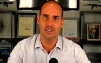 Eduardo Bolsonaro diz que Lula é ignorado no exterior: “É o bêbado da rua”