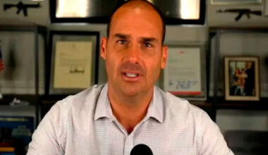 Eduardo Bolsonaro diz que Lula é ignorado no exterior: “É o bêbado da rua”