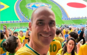 Eduardo Bolsonaro zomba do STF durante jogo do Brasil e Japão pela Copa do Mundo de 2026: “ninguém está nem se importando com essa condenação"