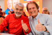 Ex-bolsonarista Luciano Bivar canta “olê, olá, Lula” e vira suplente de senador petista
