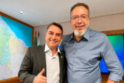 Ex-prefeito de Belford Roxo e aliado de Flávio Bolsonaro de Flávio Bolsonaro é alvo da PF