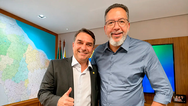 Ex-prefeito de Belford Roxo e aliado de Flávio Bolsonaro de Flávio Bolsonaro é alvo da PF