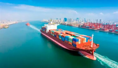 Exportações batem recorde e déficit das contas externas cai em junho