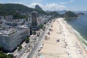 Facções disputam tráfico e comércio nas praias de Copacabana e Leme no RJ