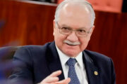Fachin repudia ofensa de Milei a Moraes feita em solo brasileiro
