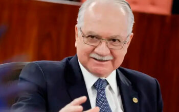 Fachin repudia ofensa de Milei a Moraes feita em solo brasileiro