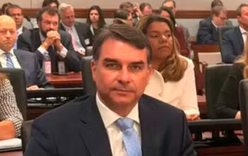Faria Lima critica participação de Flávio Bolsonaro em audiência sobre tarifaço nos EUA