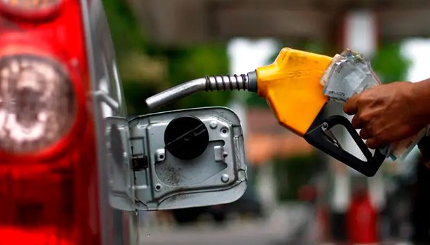 Fazenda avalia prorrogar subsídio de R$ 0,44 à gasolina