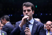 Filho de Sérgio Cabral é alvo de busca em operação da PF no Rio