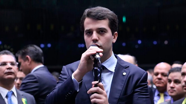 Filho de Sérgio Cabral é alvo de busca em operação da PF no Rio