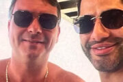 Flávio Bolsonaro aparece ao lado de sicário de Vorcaro