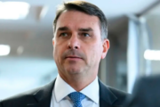 Flávio Bolsonaro dispensa segurança da PF e reacende debate sobre proteção eleitoral