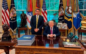 Flávio Bolsonaro diz ao governo Trump que tarifaço dos EUA daria “vitória política” a Lula