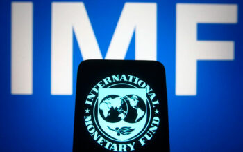 FMI aumenta projeção para o Brasil e prevê alta de 2,4% em 2026
