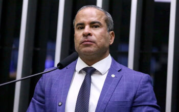 Fred Linhares, deputado bolsonarista compra mansão e veículos de luxo após declarar R$ 10 mil à Justiça Eleitoral