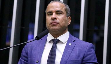 Fred Linhares, deputado bolsonarista compra mansão e veículos de luxo após declarar R$ 10 mil à Justiça Eleitoral