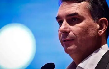 Gilmar Mendes valia como graves e absurdas ataque de Flávio Bolsonaro às urnas