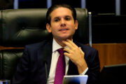 Hugo Motta fez 75 voos da FAB para a Paraíba em dias sem agenda oficial