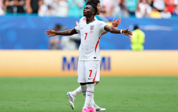 Inglaterra vencce França em maior goleada da história do 3° lugar