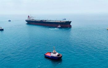 Irã fecha estreito de Hormuz por tempo indeterminado e pressiona mercado do petróleo