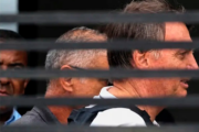 Jair Bolsonaro recebeu 185 visitas na prisão domiciliar, diz Moraes