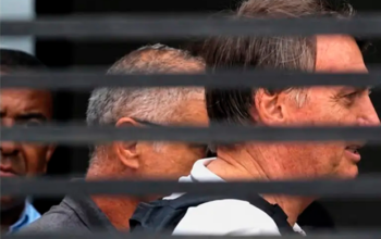 Jair Bolsonaro recebeu 185 visitas na prisão domiciliar, diz Moraes