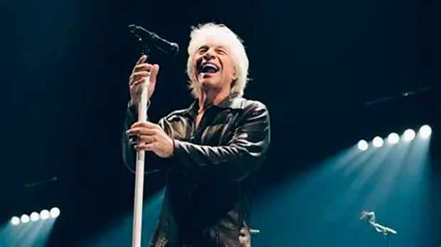 Jon Bon Jovi encerra show pela metade após revelar problema de saúde
