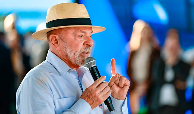 Lula chama família Bolsonaro de traidores da pátria após Flávio enviar documento sobre tarifaço ao governo dos EUA