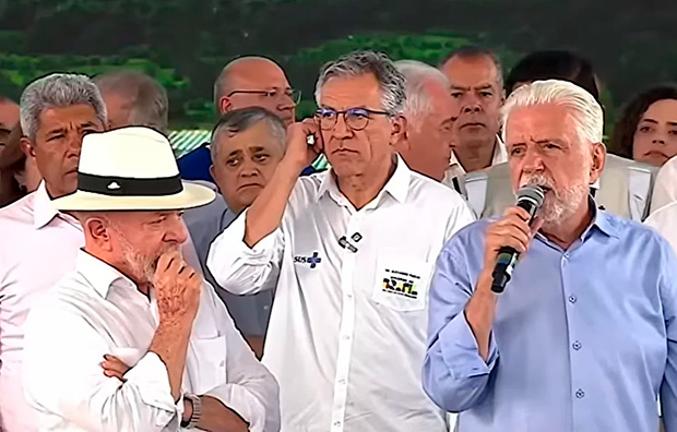 Lula chama Jaques Wagner de "companheiro de longa data" durante inauguração do Hospital Estadual em Alagoinhas
