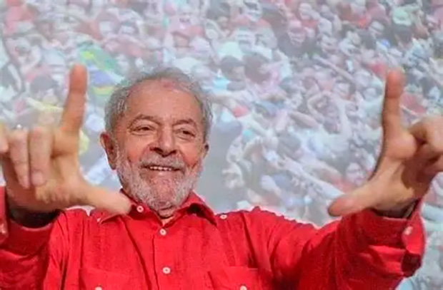 Lula tem 24% de eleitores de direita; Flávio Bolsonaro tem 19% de esquerda, diz Datafolha