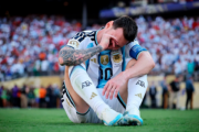 Messi chora após vice da Argentina na Copa do Mundo
