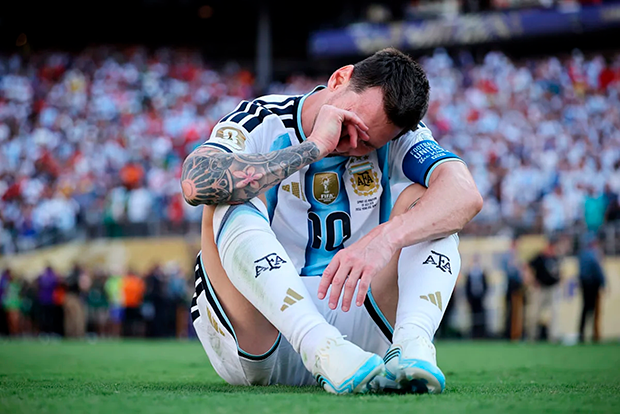 Messi chora após vice da Argentina na Copa do Mundo