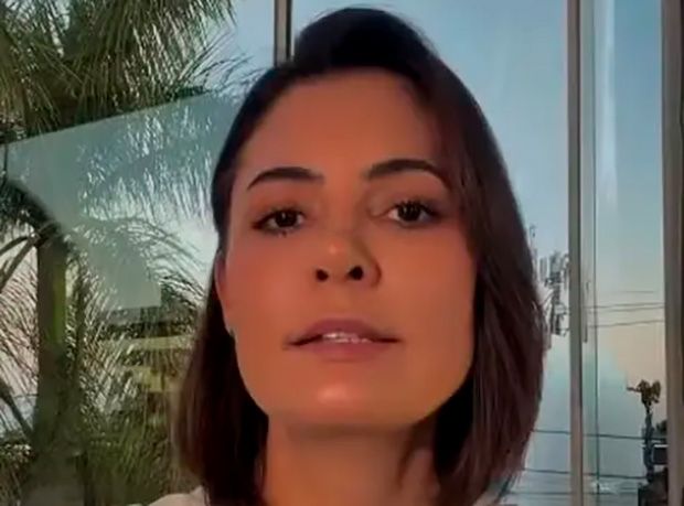 Michelle publica vídeo em que diz ter perdoado Flávio Bolsonaro